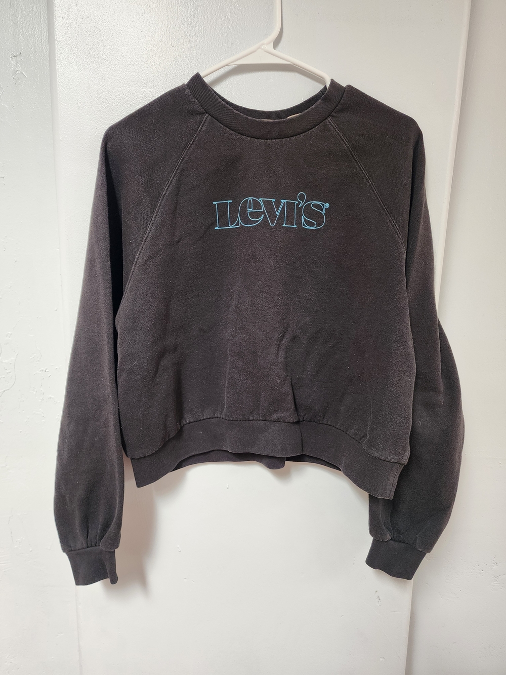 Levi's Black Cropped Crewneck Sweatshirt with Light Blue Logo